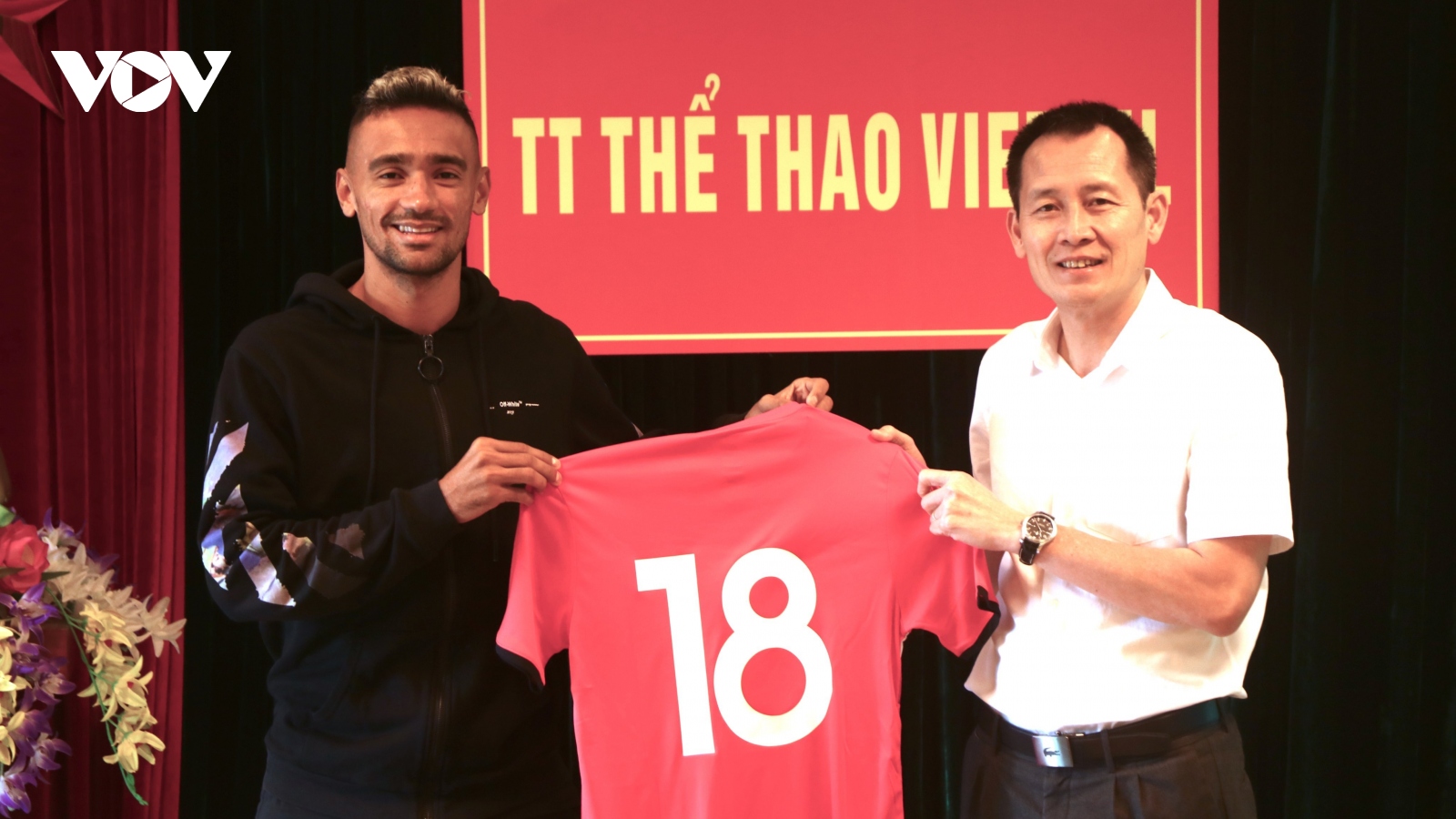 Quyết tâm bảo vệ ngôi vương V-League, Viettel FC chiêu mộ "trọng pháo" người Brazil